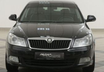 Подержанный автомобиль Skoda Octavia Liftback 2010 года (6 фото)
