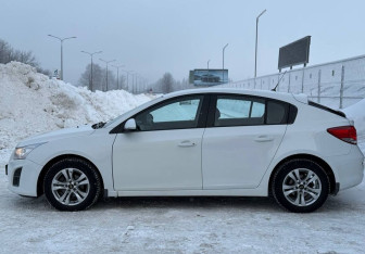 Подержанный автомобиль Chevrolet Cruze Hatchback 2014 года (4 фото)