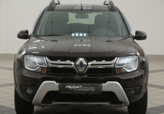 Подержанный автомобиль Renault Duster 2016 года (6 фото)