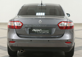 Подержанный автомобиль Renault Fluence 2012 года (3 фото)