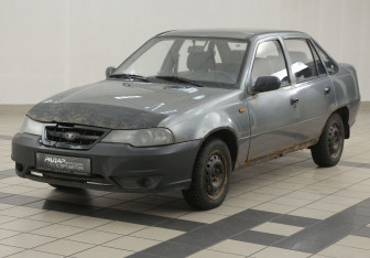 Подержанный автомобиль Daewoo Nexia Sedan 2014 года (8 фото)