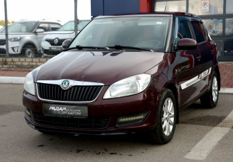 Подержанный автомобиль Skoda Fabia Hatchback 2011 года (3 фото)