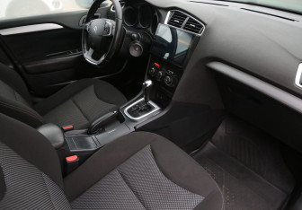 Подержанный автомобиль Citroen C4 Sedan 2013 года (9 фото)