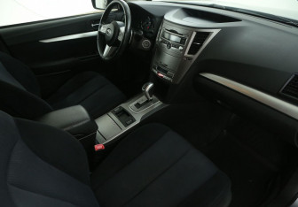 Подержанный автомобиль Subaru Outback Wagon 2010 года (9 фото)