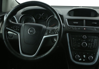 Подержанный автомобиль Opel Mokka 2012 года (14 фото)