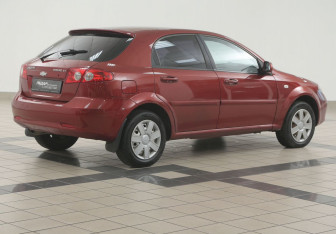 Подержанный автомобиль Chevrolet Lacetti Hatchback 2008 года (4 фото)