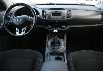 Подержанный автомобиль Kia Sportage 2012 года (12 фото)