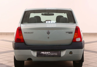 Подержанный автомобиль Renault Logan Sedan 2006 года (5 фото)