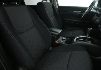 Подержанный автомобиль Nissan X-Trail 2018 года (10 фото)