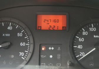 Подержанный автомобиль Renault Logan Sedan 2006 года (17 фото)