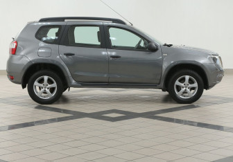 Подержанный автомобиль Nissan Terrano 2014 года (5 фото)