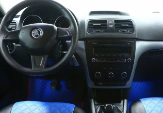 Подержанный автомобиль Skoda Yeti 2014 года (8 фото)