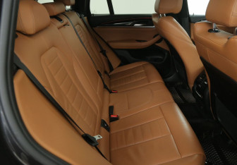 Подержанный автомобиль BMW X3 2018 года (11 фото)