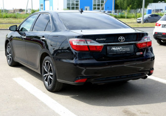 Подержанный автомобиль Toyota Camry Sedan 2017 года (4 фото)