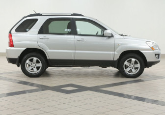 Подержанный автомобиль Kia Sportage 2010 года (5 фото)
