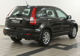 Подержанный автомобиль Honda CR-V 2009 года (4 фото)