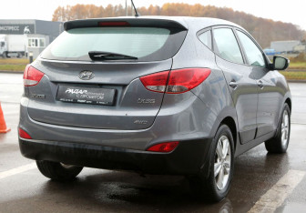 Подержанный автомобиль Hyundai ix35 2012 года (6 фото)