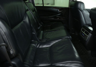 Подержанный автомобиль Lexus LX 2012 года (12 фото)