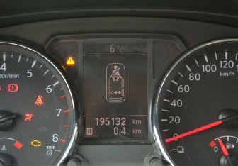 Подержанный автомобиль Nissan Qashqai+2 2011 года (18 фото)