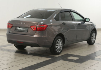 Подержанный автомобиль LADA (ВАЗ) Vesta Sedan 2019 года (4 фото)