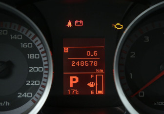 Подержанный автомобиль Mitsubishi Lancer Sedan 2008 года (18 фото)