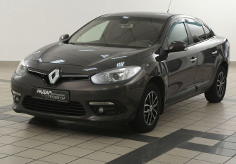Подержанный автомобиль Renault Fluence 2013 года (8 фото)