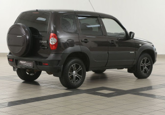 Подержанный автомобиль Chevrolet Niva 2012 года (4 фото)