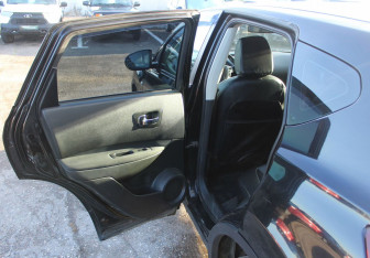 Подержанный автомобиль Nissan Qashqai 2010 года (11 фото)