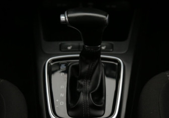 Подержанный автомобиль Kia Rio Sedan 2017 года (26 фото)