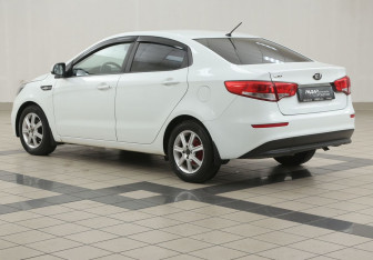 Подержанный автомобиль Kia Rio Sedan 2016 года (2 фото)