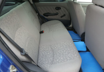 Подержанный автомобиль Fiat Albea 2011 года (11 фото)