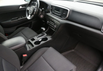 Подержанный автомобиль Kia Sportage 2019 года (12 фото)