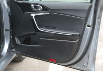 Подержанный автомобиль Kia Ceed Wagon 2019 года (18 фото)