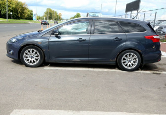 Подержанный автомобиль Ford Focus Wagon 2012 года (8 фото)