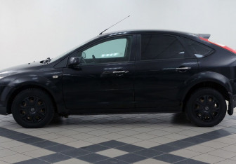 Подержанный автомобиль Ford Focus Hatchback 2007 года (5 фото)