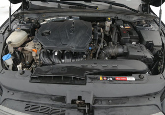 Подержанный автомобиль Kia K5 2021 года (9 фото)