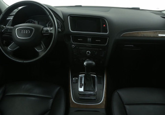 Подержанный автомобиль Audi Q5 2013 года (12 фото)