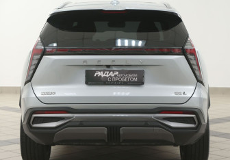 Подержанный автомобиль Geely Atlas 2023 года (3 фото)