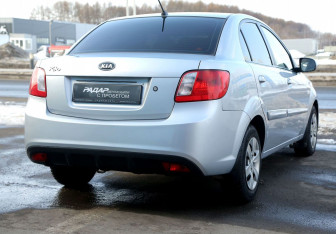Подержанный автомобиль Kia Rio Sedan 2009 года (6 фото)