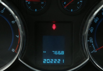 Подержанный автомобиль Chevrolet Cruze Sedan 2009 года (20 фото)