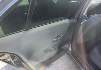 Подержанный автомобиль Renault Laguna Liftback 2007 года (11 фото)