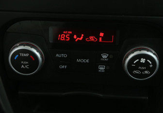 Подержанный автомобиль Suzuki SX4 Hatchback 2010 года (17 фото)