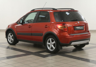 Подержанный автомобиль Suzuki SX4 Hatchback 2010 года (2 фото)