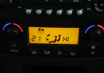 Подержанный автомобиль Citroen C4 Hatchback 2007 года (18 фото)