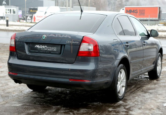 Подержанный автомобиль Skoda Octavia Liftback 2012 года (6 фото)
