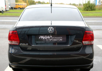Подержанный автомобиль Volkswagen Polo Sedan 2014 года (5 фото)