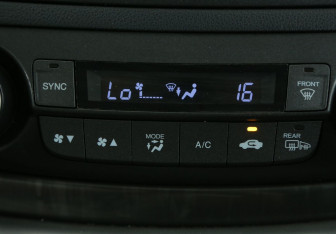 Подержанный автомобиль Honda CR-V 2013 года (22 фото)