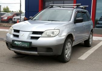 Подержанный автомобиль Mitsubishi Outlander 2006 года (3 фото)