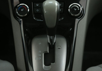 Подержанный автомобиль Chevrolet Orlando 2011 года (15 фото)