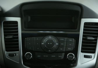 Подержанный автомобиль Chevrolet Cruze Hatchback 2012 года (13 фото)